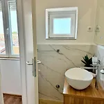 Apartment Focus *