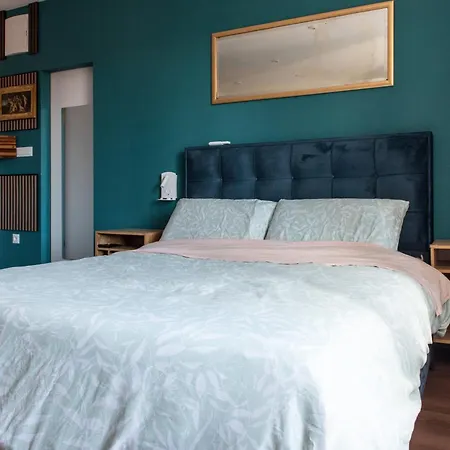 Focus Apartment *